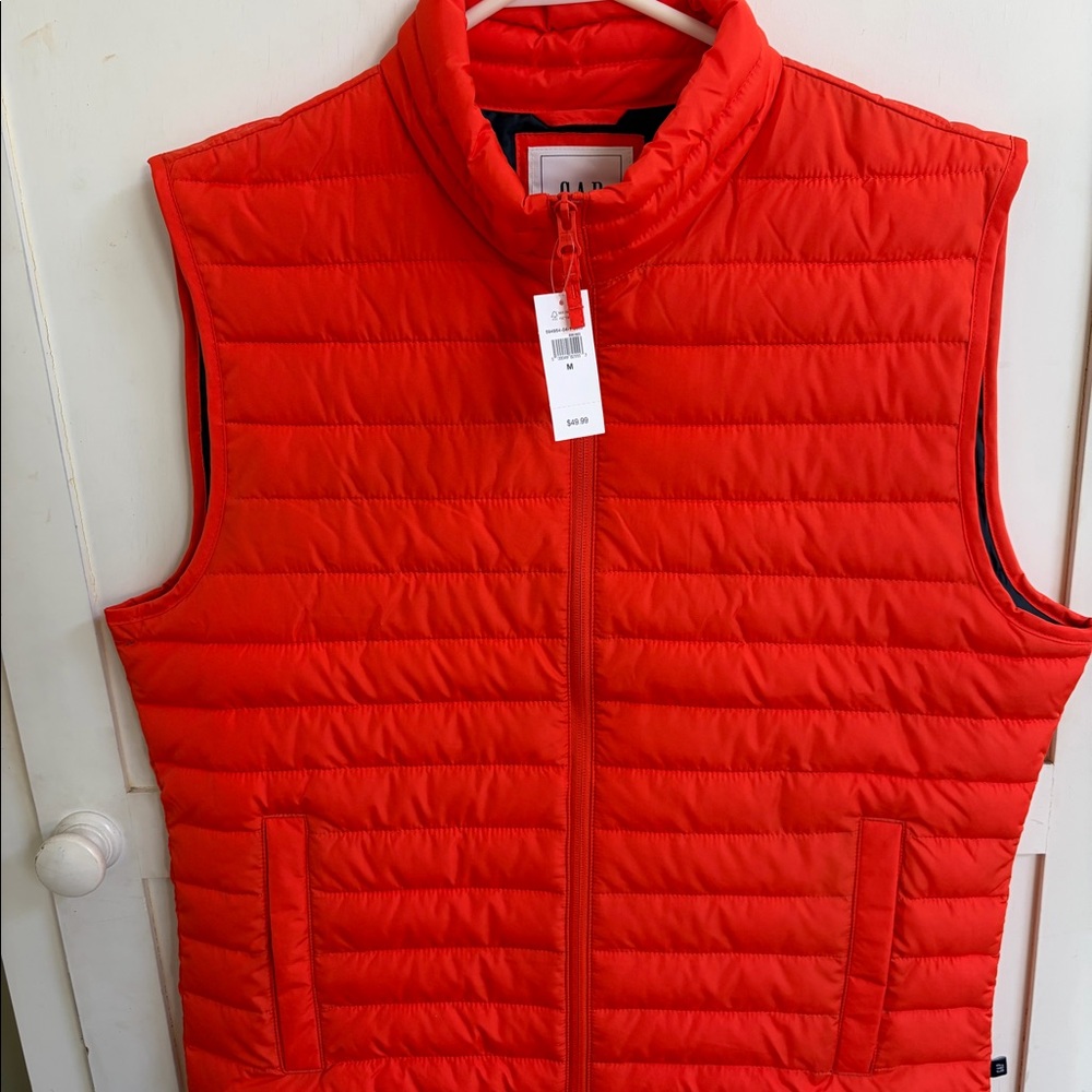 NWT GAP not too puffy vest!